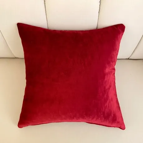 Crimson Core Kırlent Kılıfı